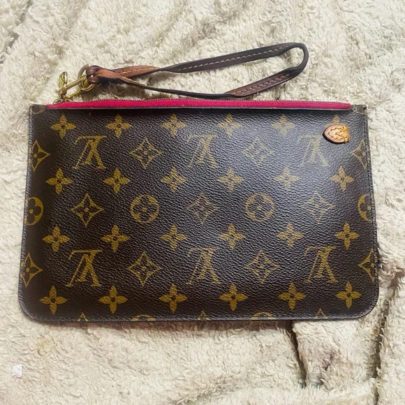 Louis Vuitton Monogram Neverfull Pochette Wristlet / Clutch - Picture 3 of 6